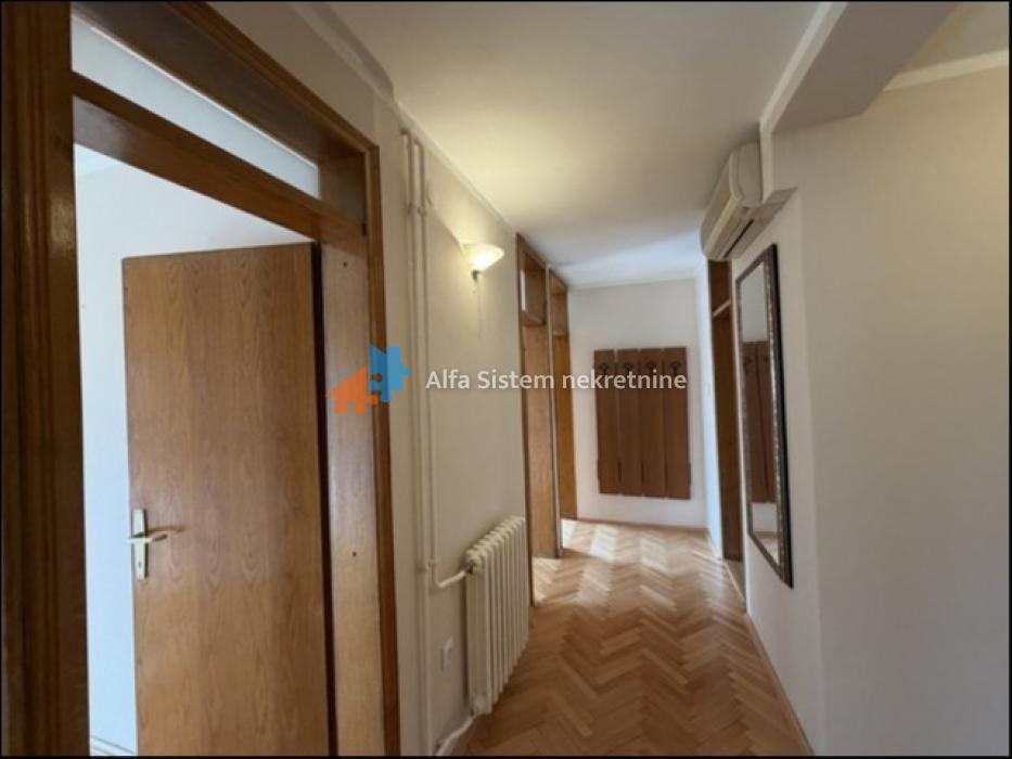 Izdavanje: Poslovni prostor 80 m², Stari grad – Beograd