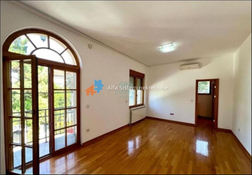 Izdavanje: Kuća 600 m², Savski venac – Beograd
