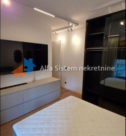 Izdavanje: Trosoban stan 95 m², Savski venac – Beograd