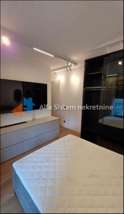 Izdavanje: Trosoban stan 95 m², Savski venac – Beograd