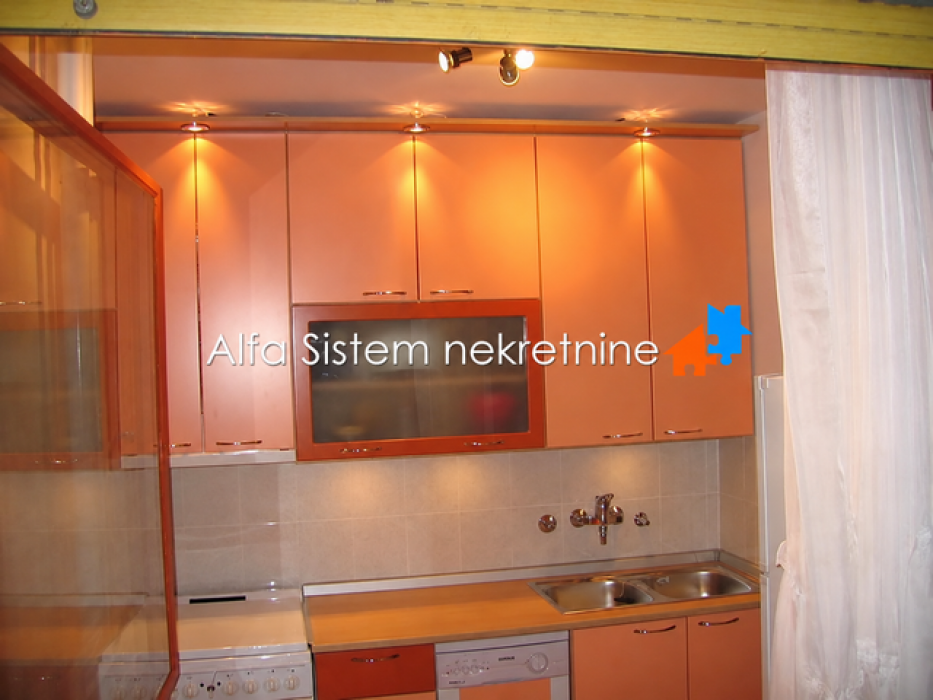 Izdavanje: Četvorosoban stan 115 m², Voždovac – Beograd
