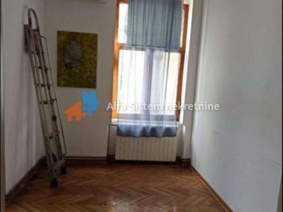 Izdavanje: Petosoban stan 132 m², Vračar – Beograd