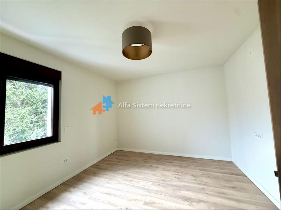 Izdavanje: Četvorosoban stan 123 m², Savski venac – Beograd