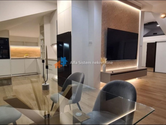 Izdavanje: Trosoban stan 360 m², Dedinje – Beograd