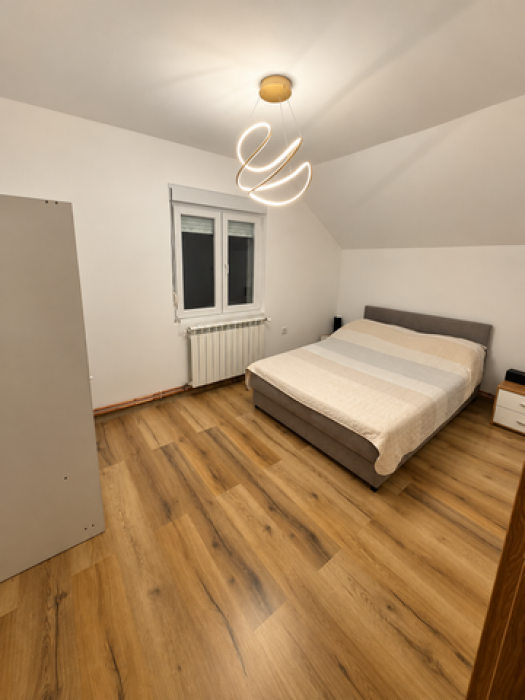 Izdavanje: Četvorosoban stan 90 m², Banovo brdo – Beograd