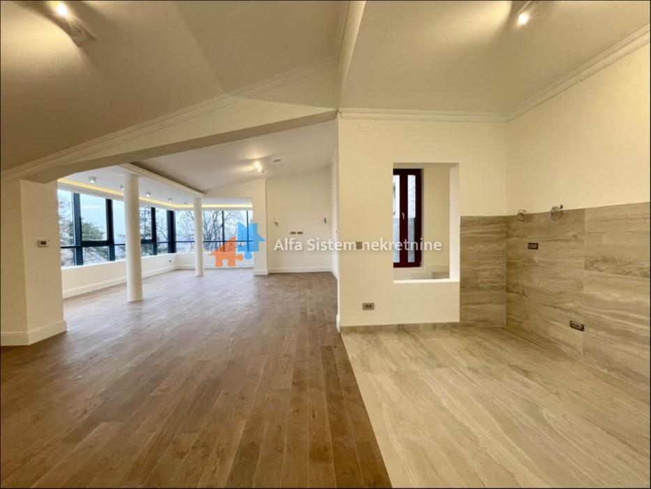 Izdavanje: Četvorosoban stan 174 m², Savski venac – Beograd