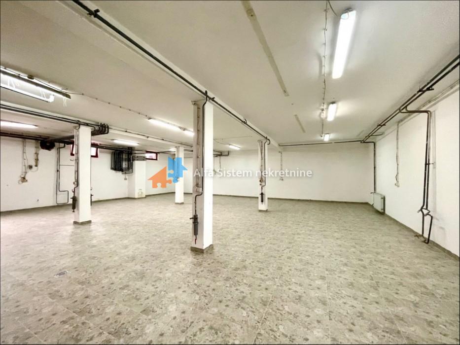 Izdavanje: Poslovni prostor 350 m², Zvezdara – Beograd