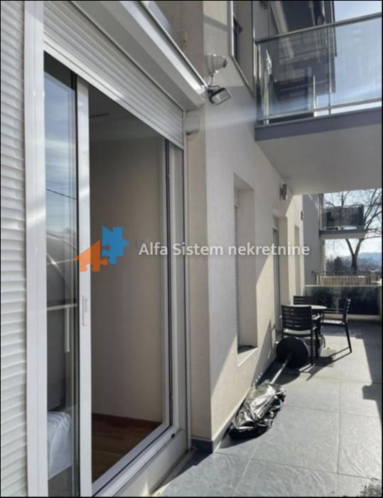 Izdavanje: Trosoban stan 86 m², Savski venac – Beograd