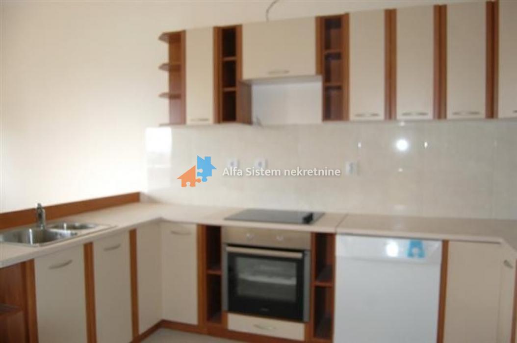 Izdavanje: Šestosoban stan 300 m², Savski venac – Beograd