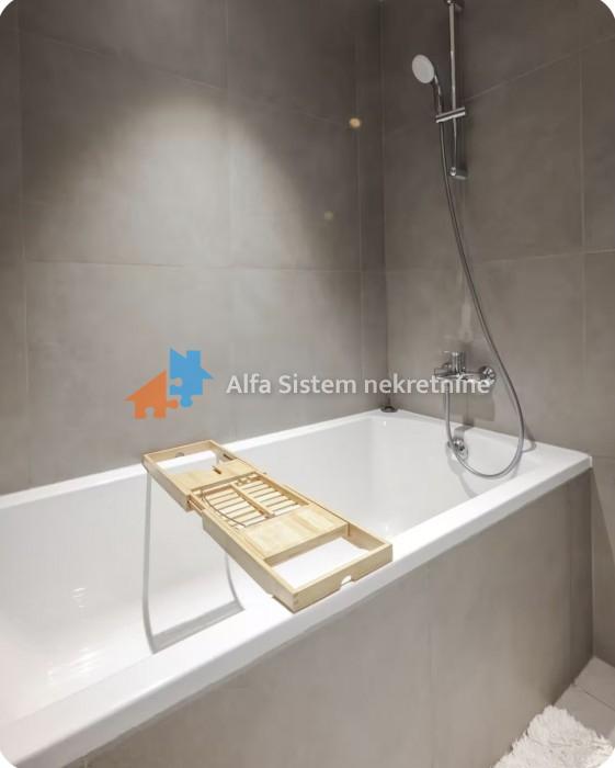 Izdavanje: Trosoban stan 77 m², Beograd na vodi – Beograd