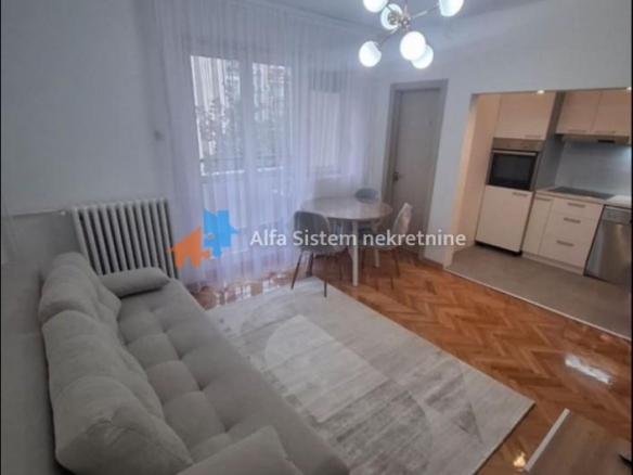 Izdavanje: Trosoban stan 52 m², Vračar – Beograd