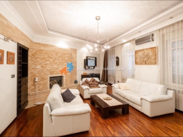Izdavanje: Četvorosoban stan 140 m², Stari grad – Beograd