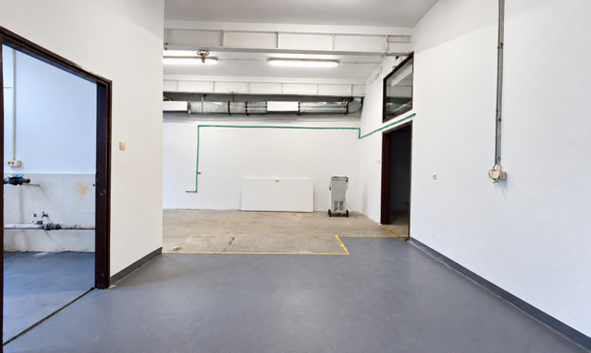 Izdavanje: Proizvodni prostor 700 m², Zemun – Beograd