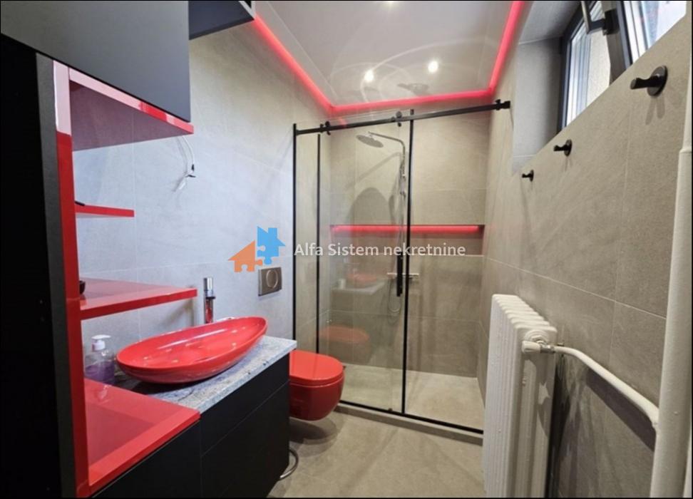 Izdavanje: Dvosoban stan 50 m², Savski venac – Beograd
