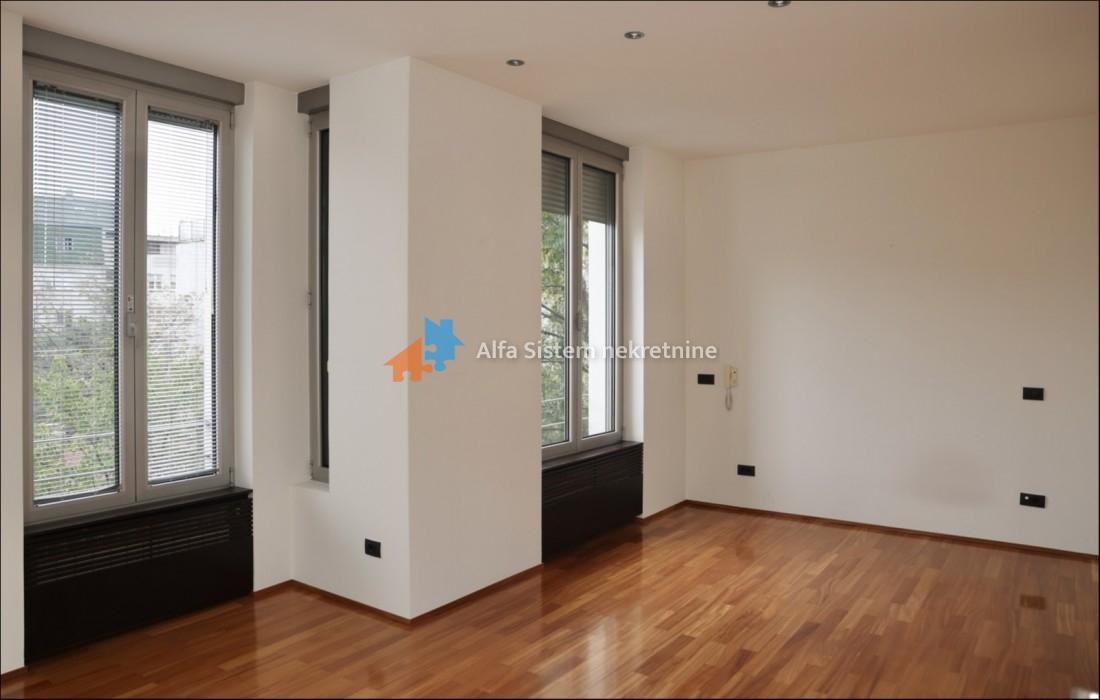 Izdavanje: Petosoban stan 176 m², Vračar – Beograd