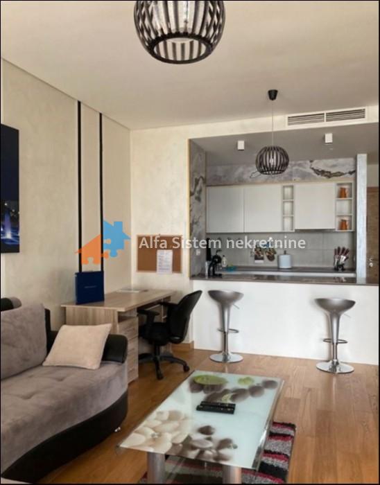 Izdavanje: Dvosoban stan 63 m², Savski venac – Beograd