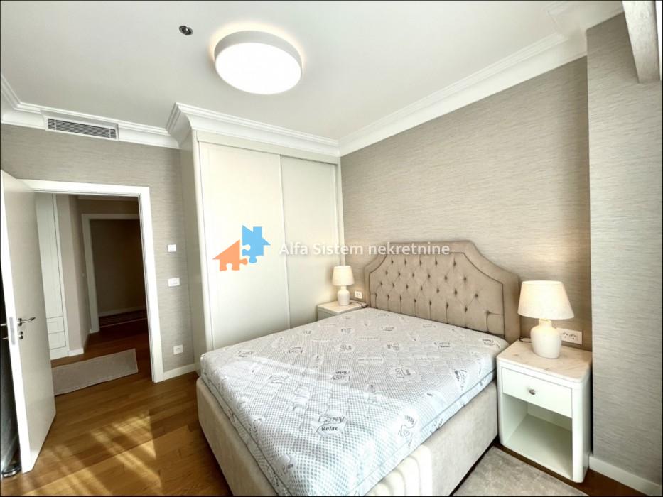Izdavanje: Četvorosoban stan 123 m², Novi Beograd – Beograd