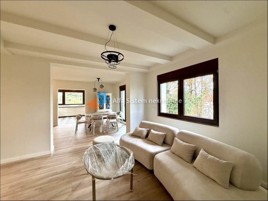 Izdavanje: Četvorosoban stan 123 m², Savski venac – Beograd