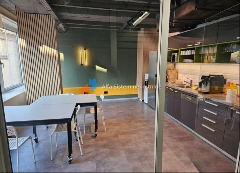 Izdavanje: Poslovni prostor 300 m², Stari grad – Beograd