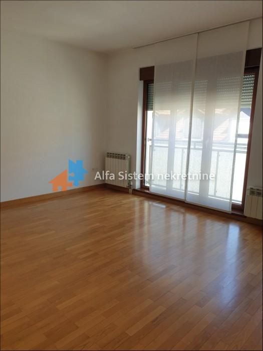 Izdavanje: Petosoban stan 191 m², Vračar – Beograd