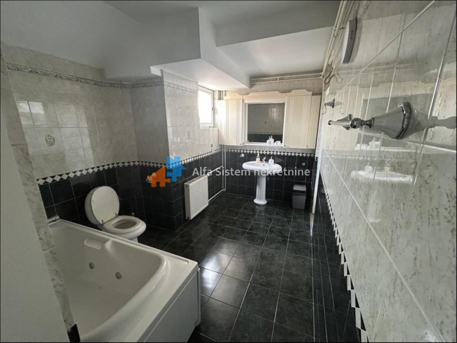 Izdavanje: Petosoban stan 176 m², Voždovac – Beograd
