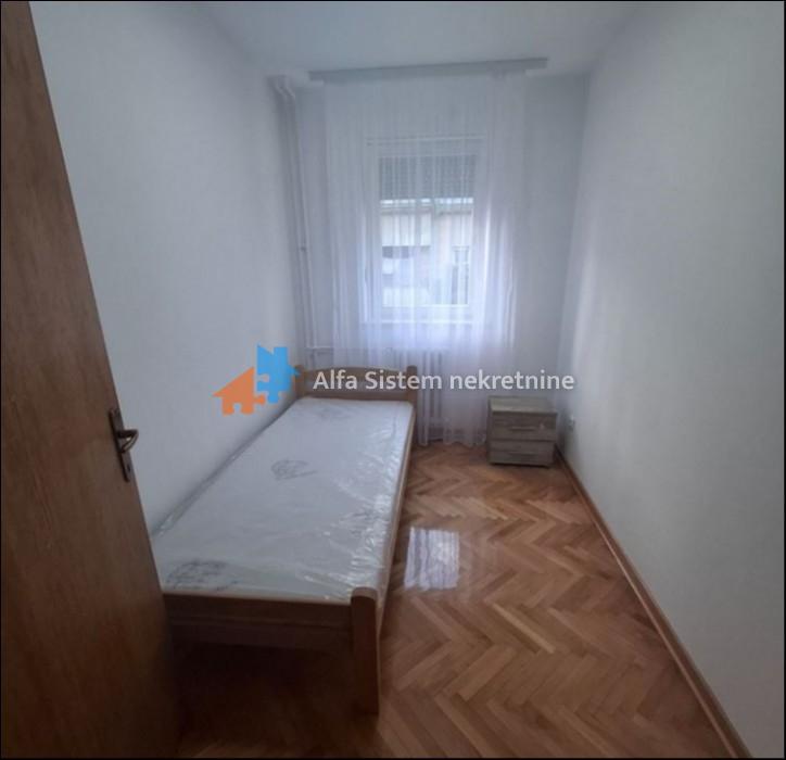 Izdavanje: Trosoban stan 52 m², Vračar – Beograd
