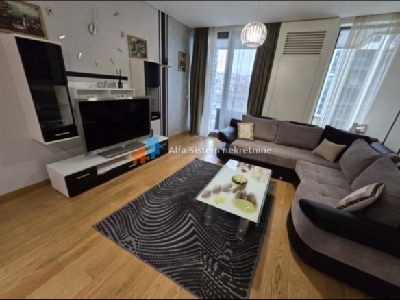 Izdavanje: Dvosoban stan 63 m², Savski venac – Beograd