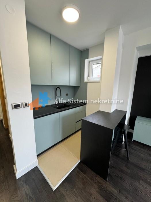 Izdavanje: Garsonjera 27 m², Savski venac – Beograd