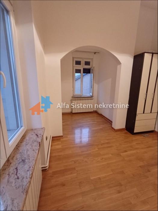 Izdavanje: Trosoban stan 95 m², Palilula – Beograd