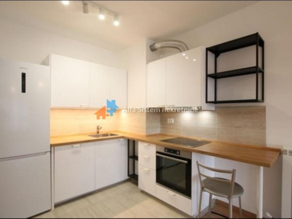 Izdavanje: Četvorosoban stan 105 m², Novi Beograd – Beograd