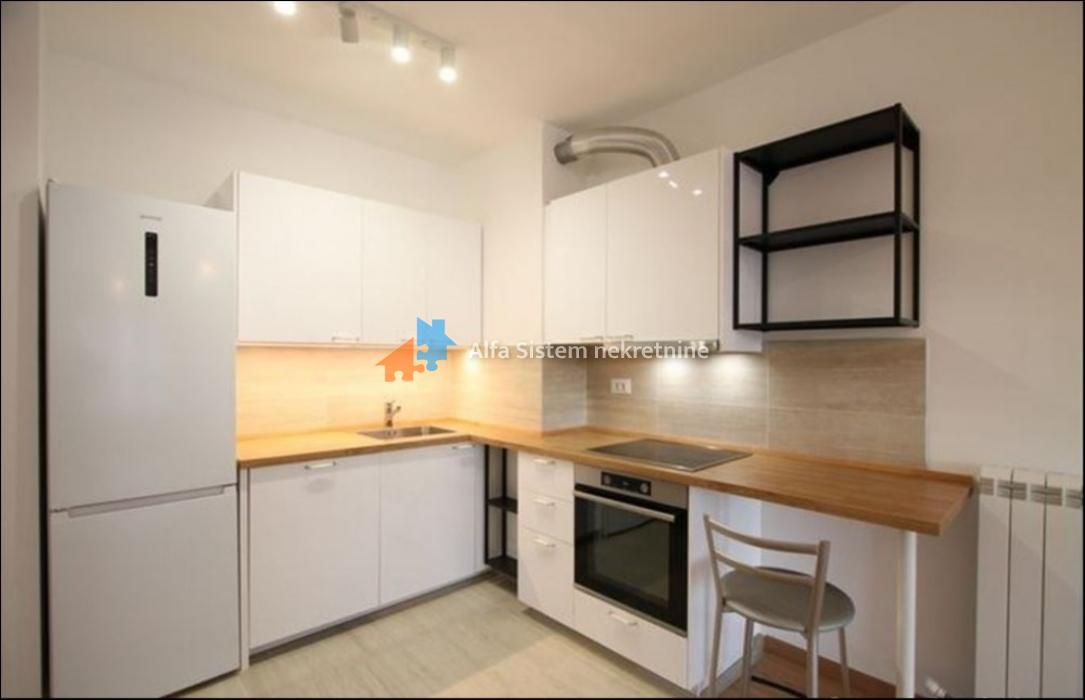 Izdavanje: Četvorosoban stan 105 m², Novi Beograd – Beograd