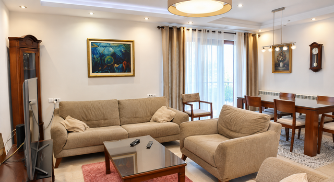 Izdavanje: Četvorosoban stan 115 m², Dedinje – Beograd Izdavanje: Četvorosoban stan 115 m², Dedinje – Beograd