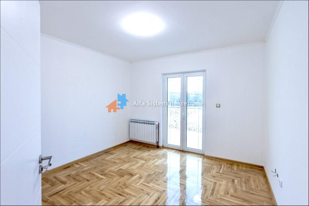 Izdavanje: Kuća 417 m², Voždovac – Beograd