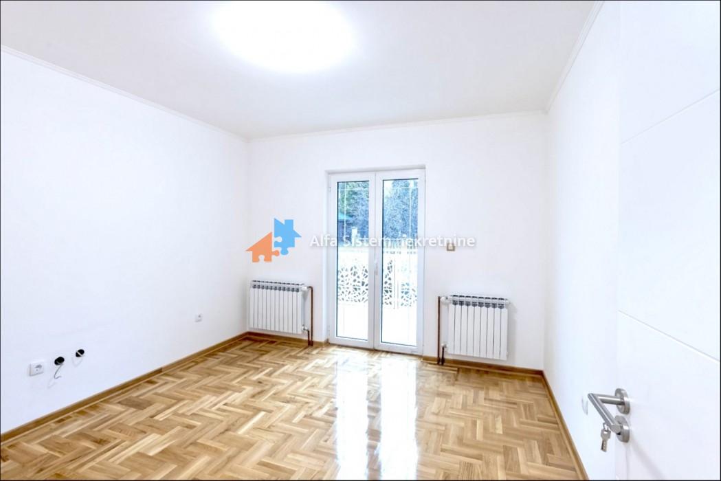 Izdavanje: Kuća 417 m², Voždovac – Beograd
