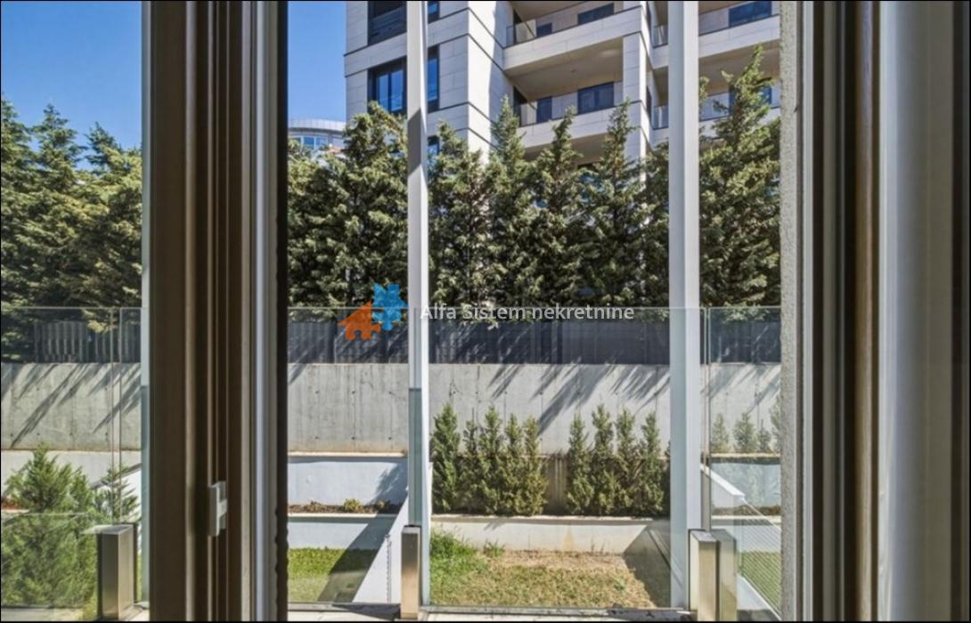 Izdavanje: Kuća 240 m², Dedinje – Beograd