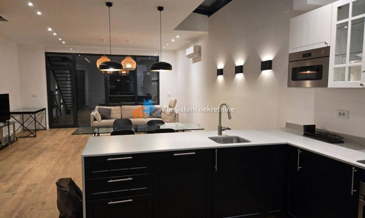 Izdavanje: Kuća 250 m², Savski venac – Beograd
