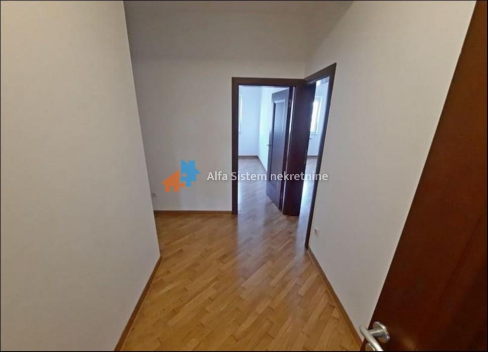 Izdavanje: Petosoban stan 172 m², Vračar – Beograd