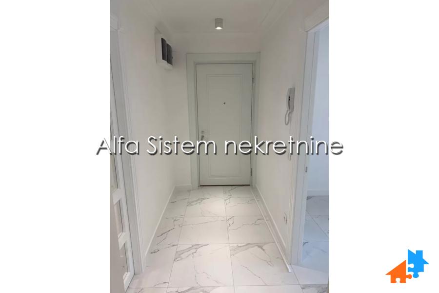 Izdavanje: Jednoiposoban stan 38 m², Vračar – Beograd