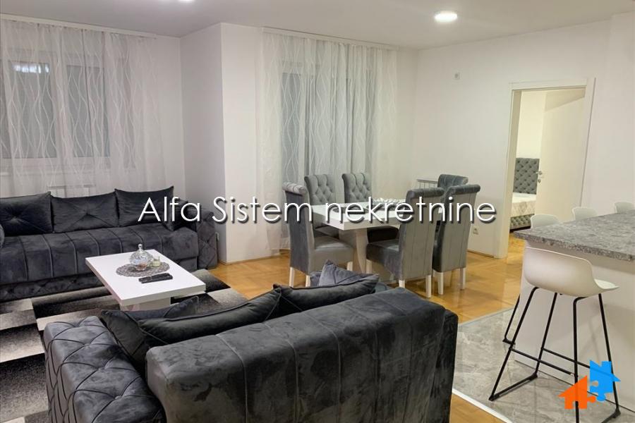 Izdavanje: Četvorosoban stan 95 m², Voždovac – Beograd