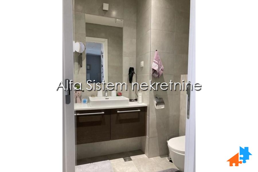 Izdavanje: Dvosoban stan 63 m², Savski venac – Beograd