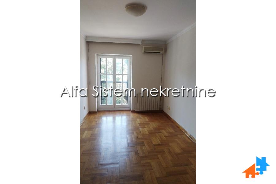 Izdavanje: Poslovni prostor 180 m², Stari grad – Beograd