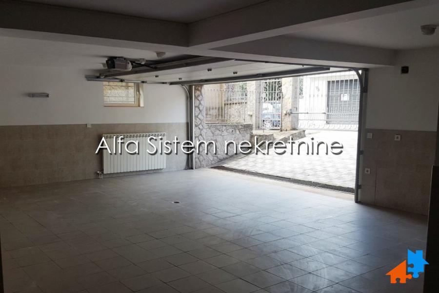 Izdavanje: Kuća 600 m², Savski venac – Beograd