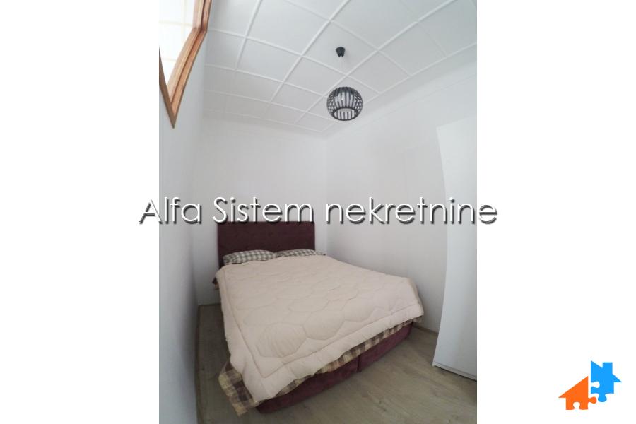 Izdavanje: Dvoiposoban stan 70 m², Savski venac – Beograd