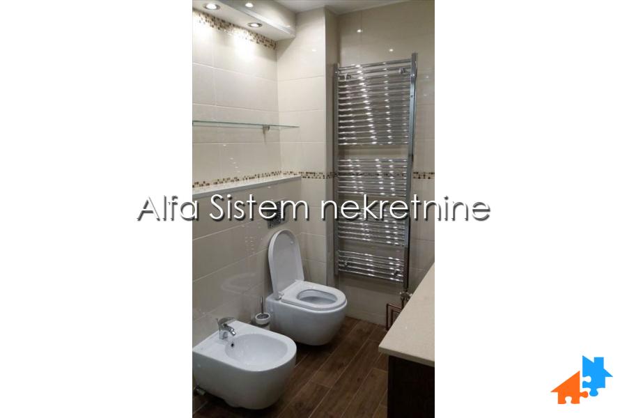 Izdavanje: Četvorosoban stan 115 m², Dedinje – Beograd