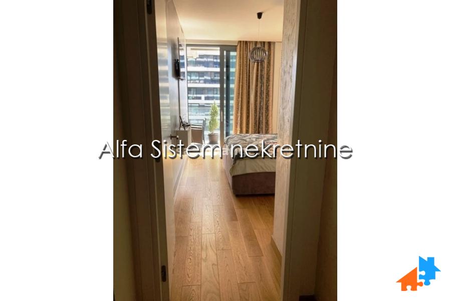 Izdavanje: Dvosoban stan 63 m², Savski venac – Beograd