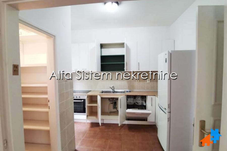 Izdavanje: Kuća 400 m², Savski venac – Beograd