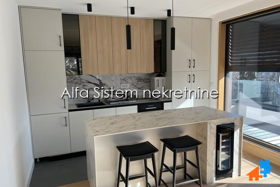 Izdavanje: Trosoban stan 140 m², Vračar – Beograd