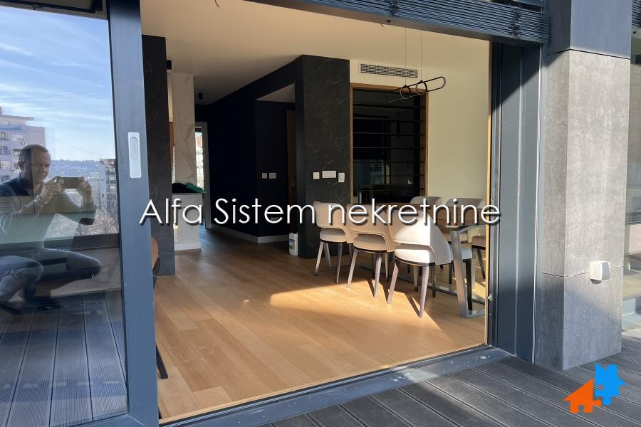 Izdavanje: Trosoban stan 140 m², Vračar – Beograd