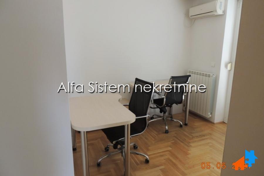 Izdavanje: Kuća 300 m², Banovo brdo – Beograd