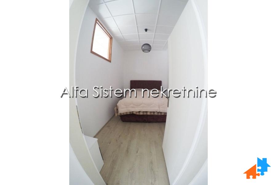 Izdavanje: Dvoiposoban stan 70 m², Savski venac – Beograd